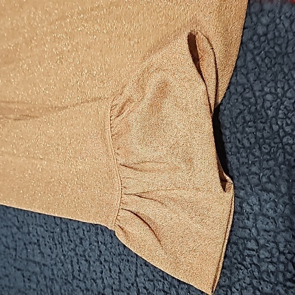 Adorable J Crew rose gold light sweater, flutter sleeve,  S - Picture 7 of 8